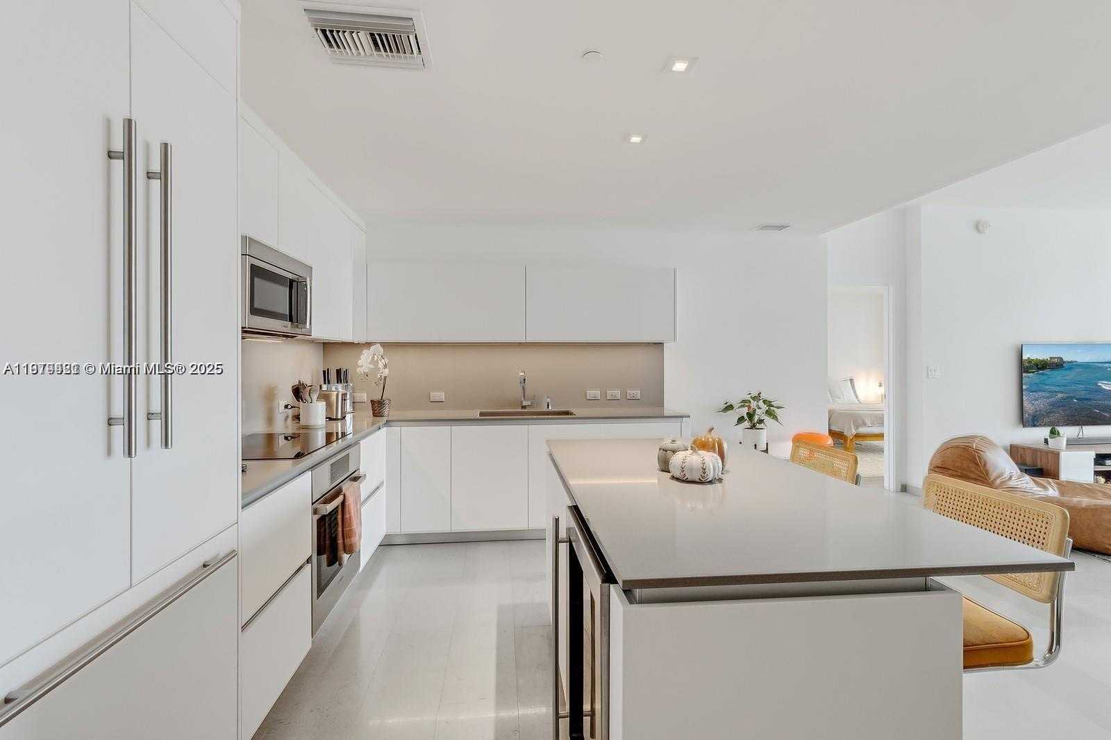 Small Image of 88 SOUTH WEST 7TH ST #1710, Miami Number 2