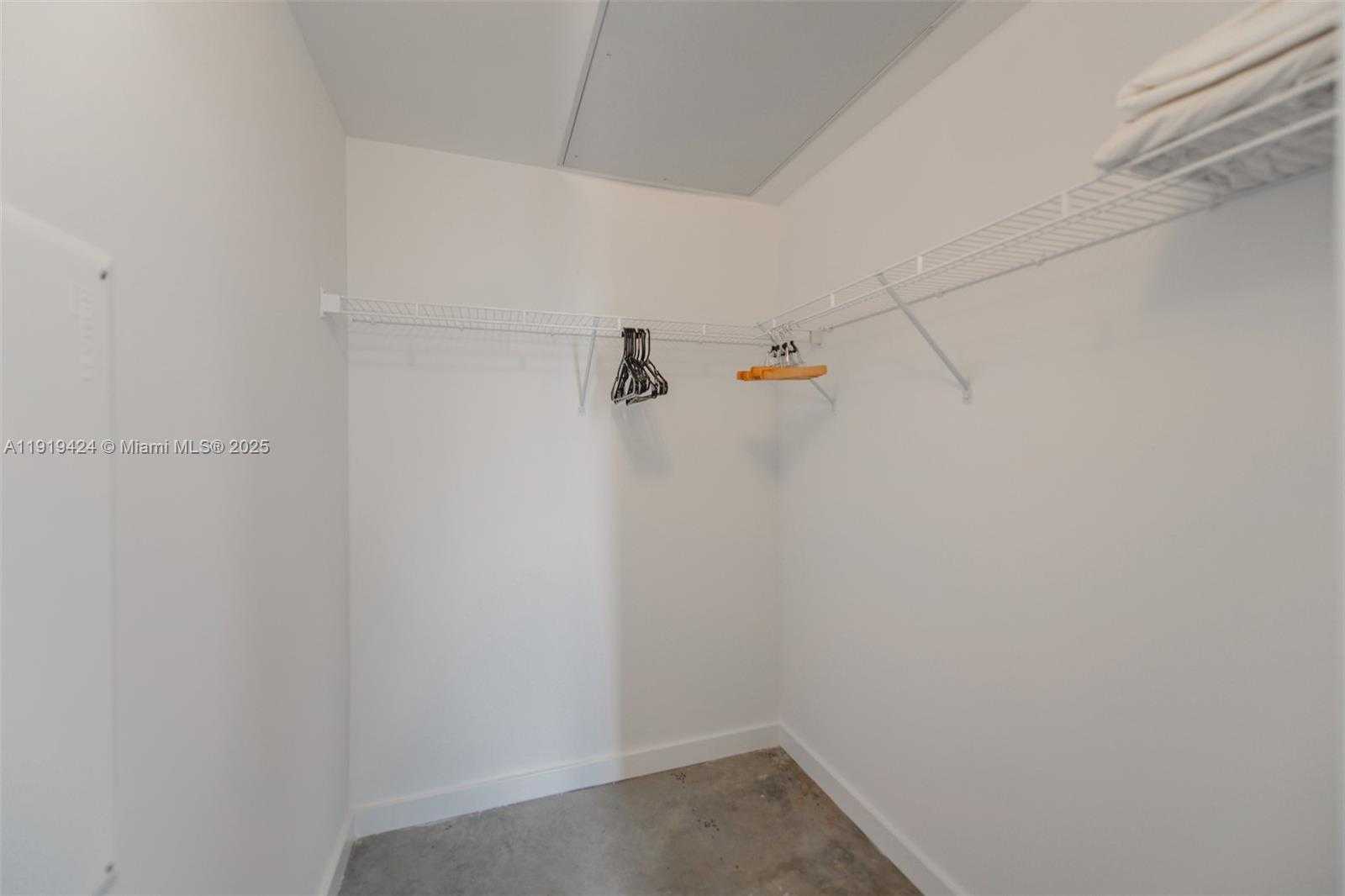 Small Image of 151 SOUTH EAST 1ST ST #3403, Miami Number 13