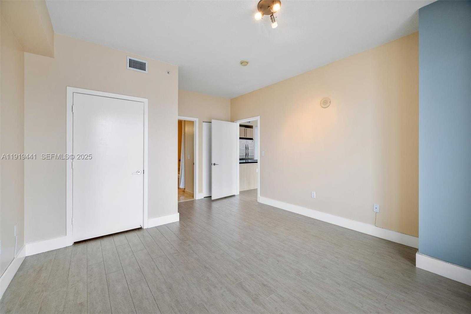 Small Image of 79 SOUTH WEST 12TH ST #4004S, Miami Number 12