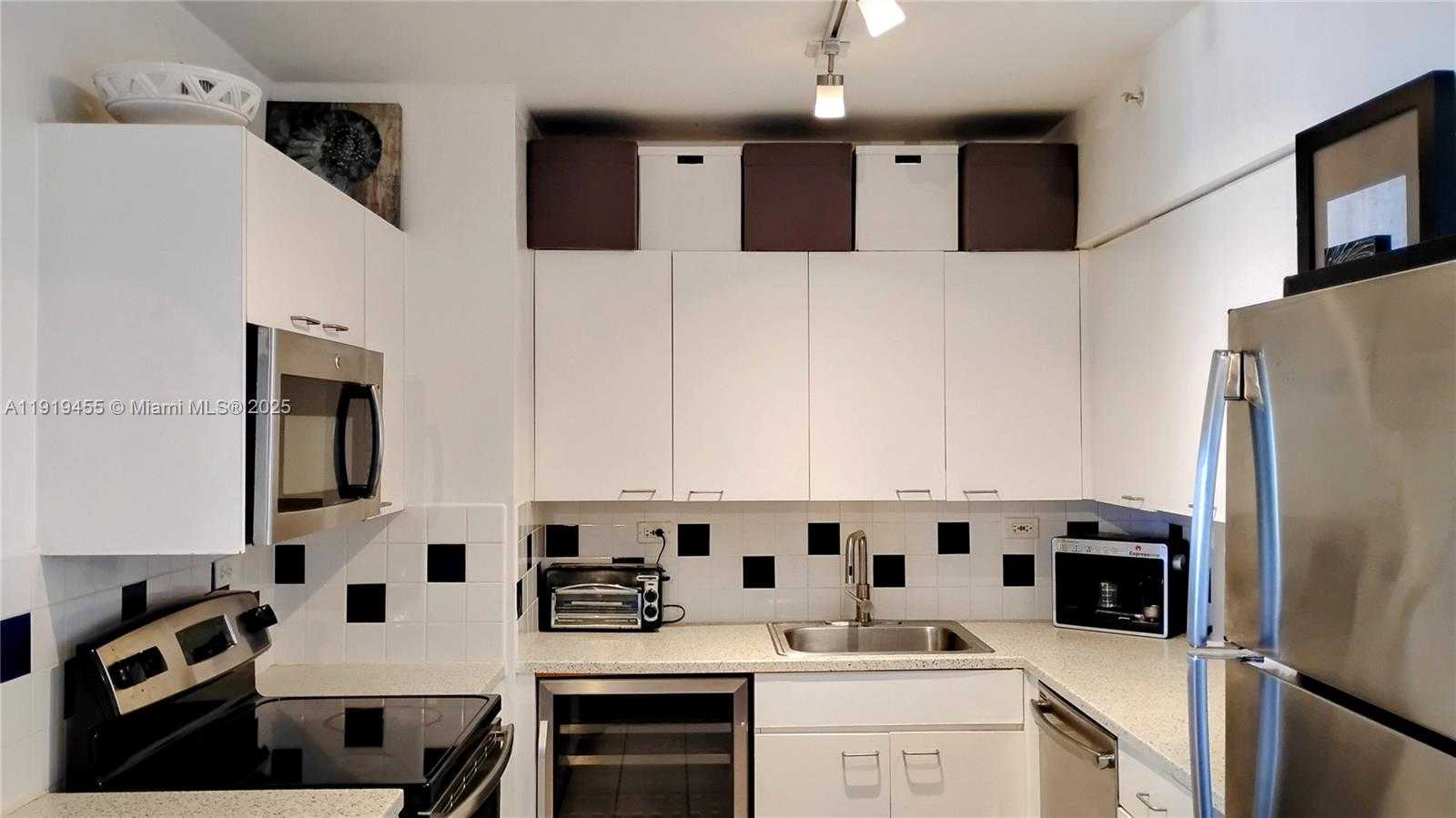 Small Image of 1500 BAY RD #1002S, Miami Beach Number 8