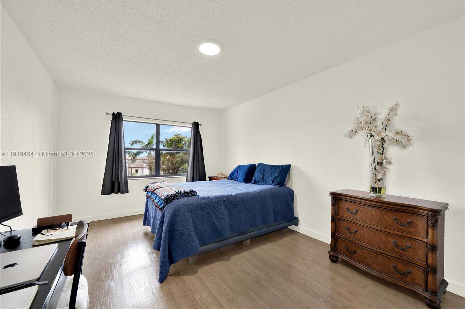 Small Image of 8290 LAKE DR #444, Doral Number 10