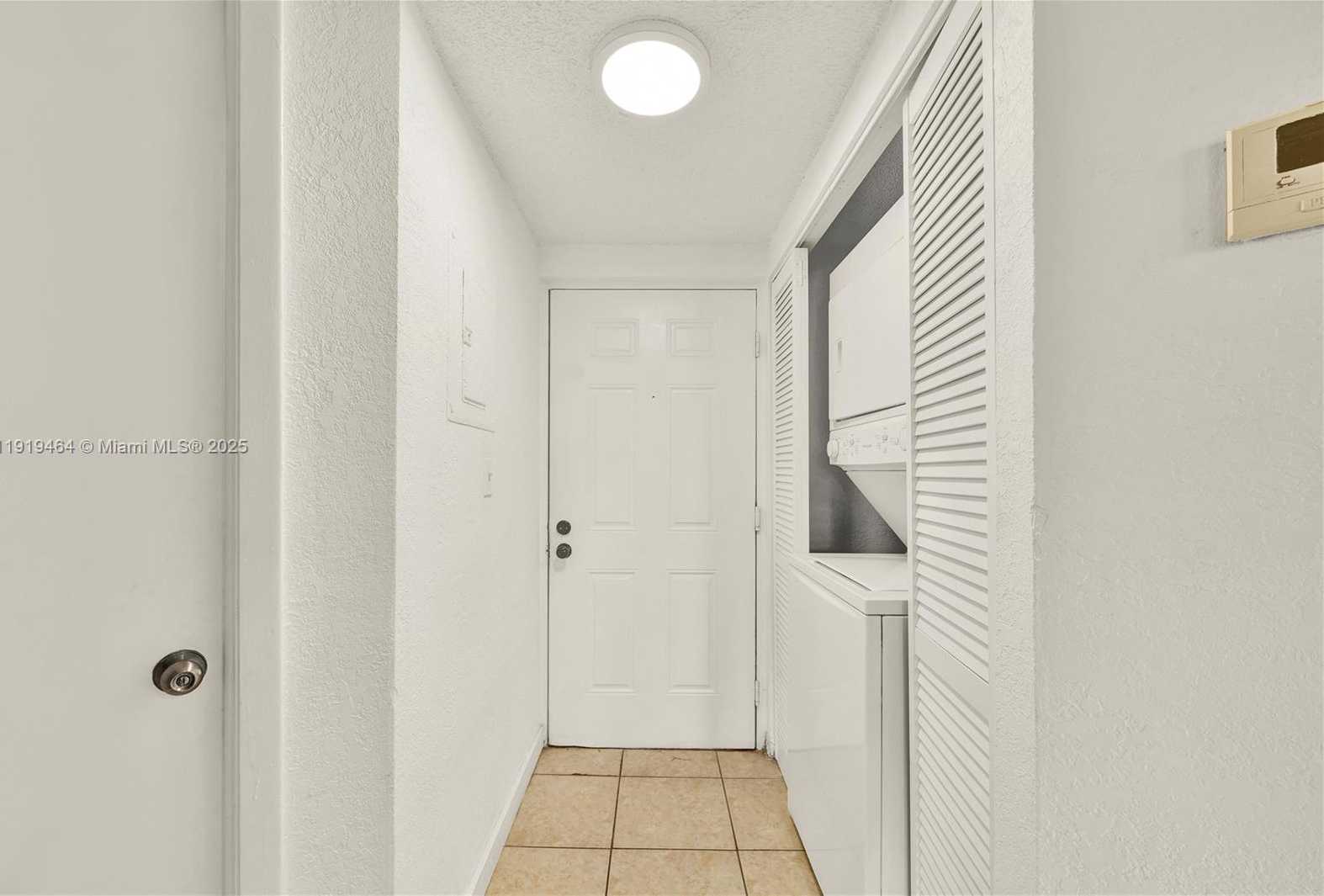 Small Image of 8290 LAKE DR #444, Doral Number 2