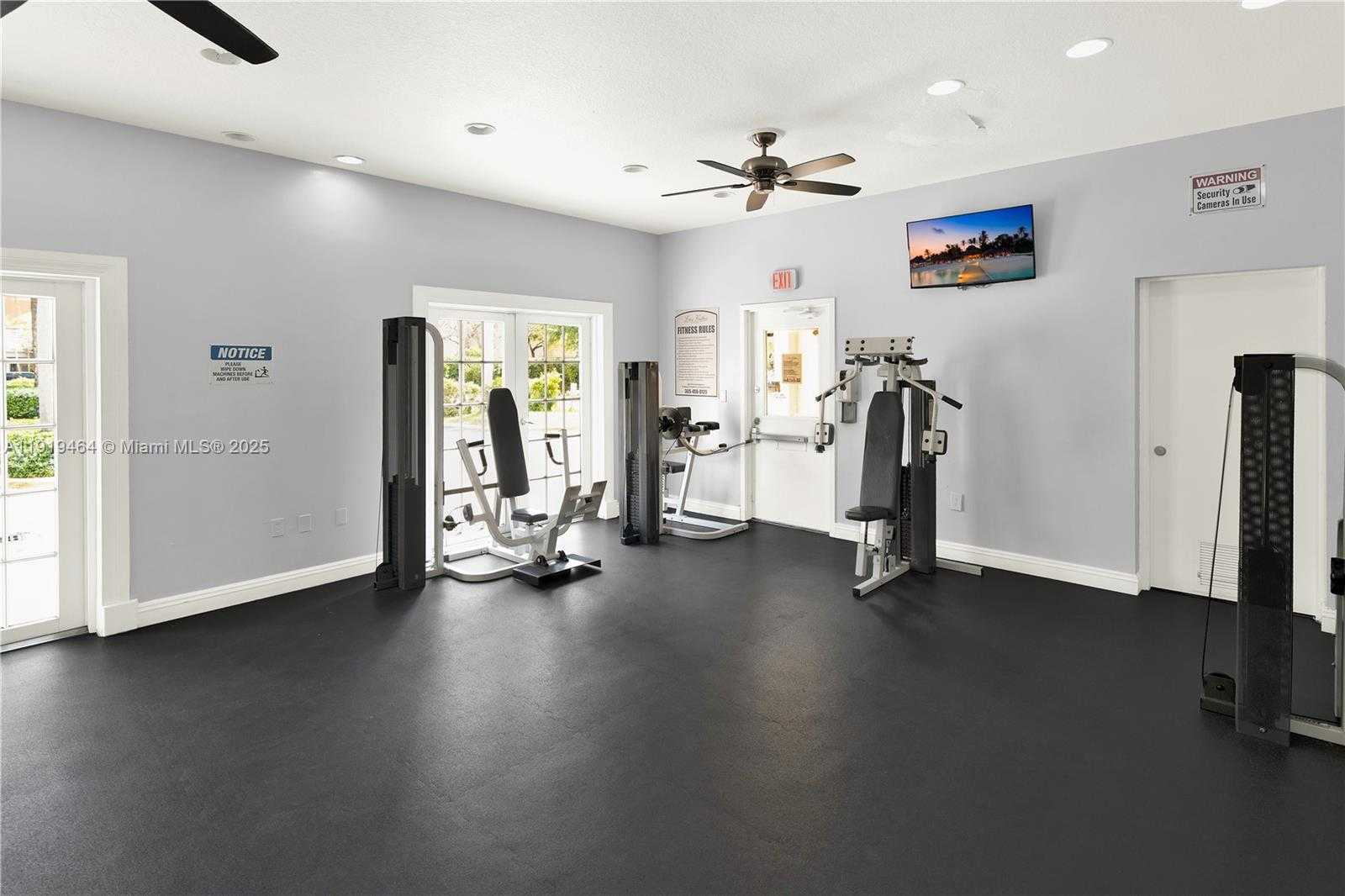 Small Image of 8290 LAKE DR #444, Doral Number 21