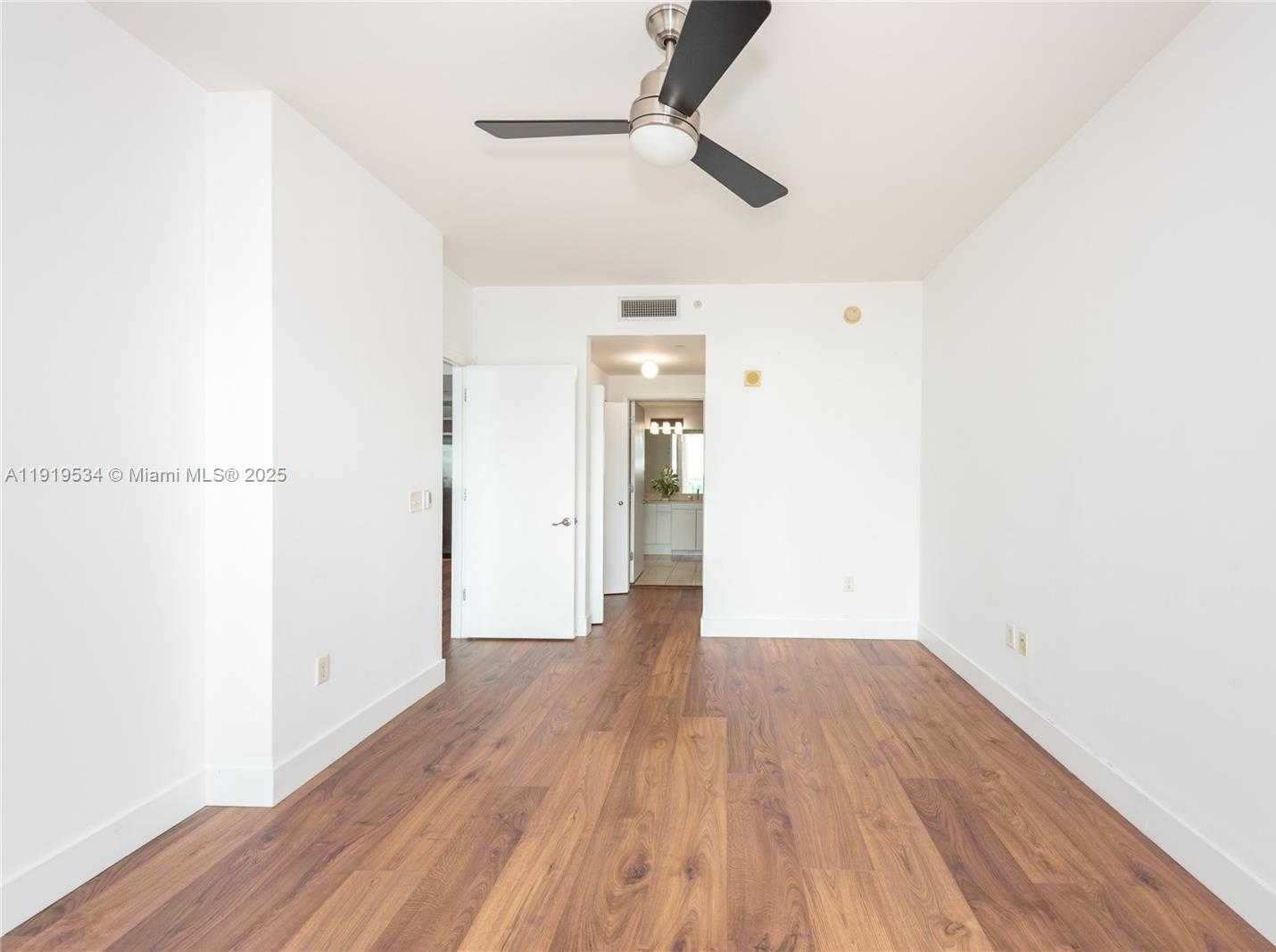 Imagen de Pequeño Objeto