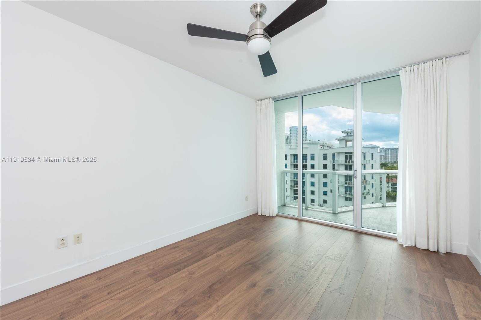 Imagen de Pequeño Objeto