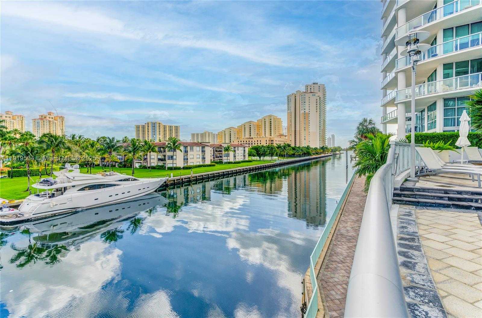 Imagen de Pequeño Objeto