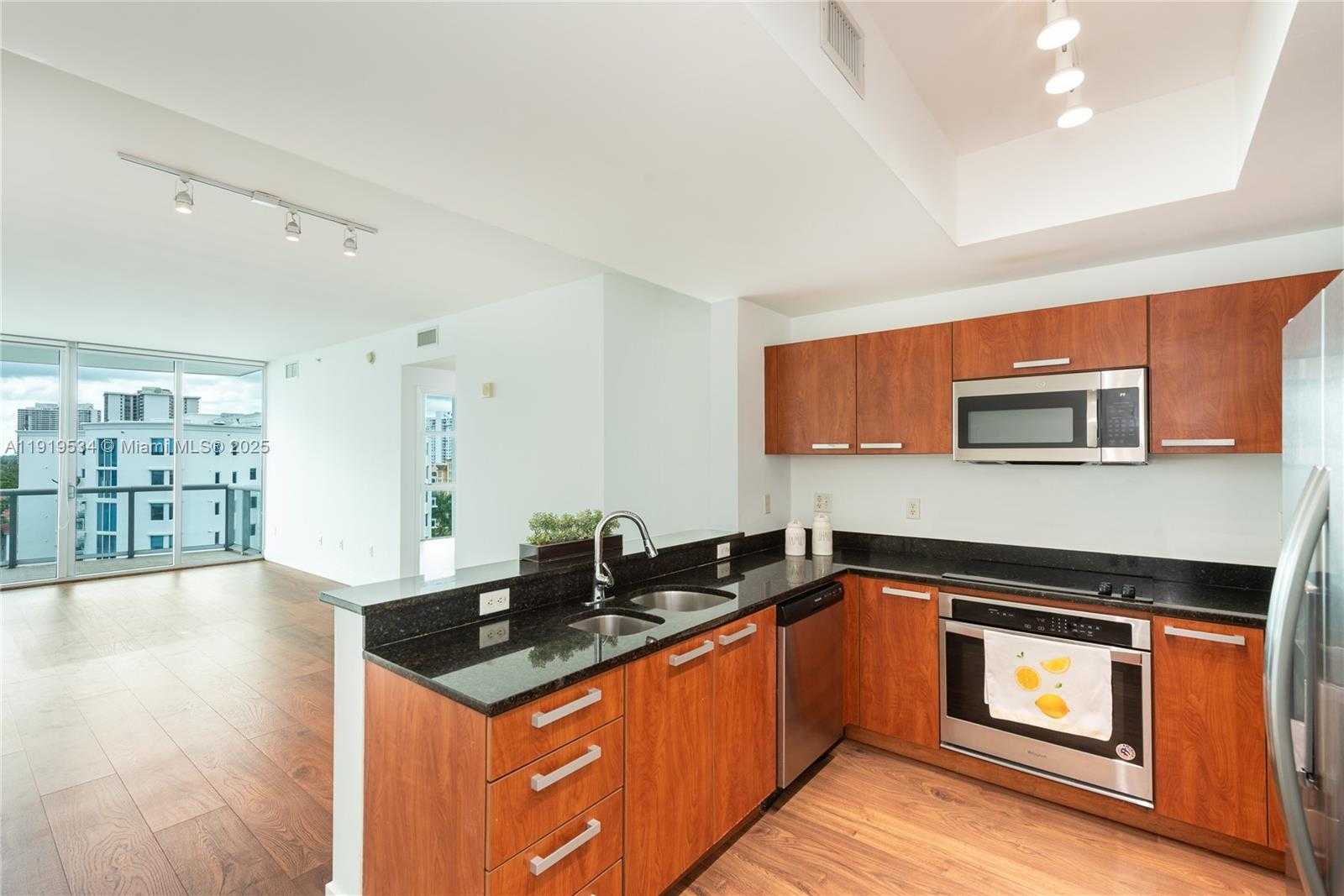 Imagen de Pequeño Objeto