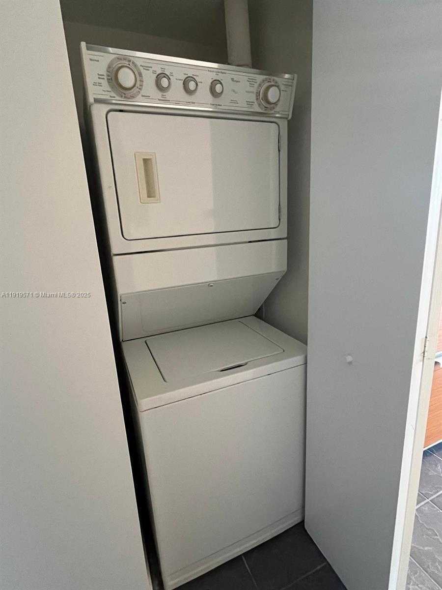 Small Image of 50 BISCAYNE BLVD #5303, Miami Number 17