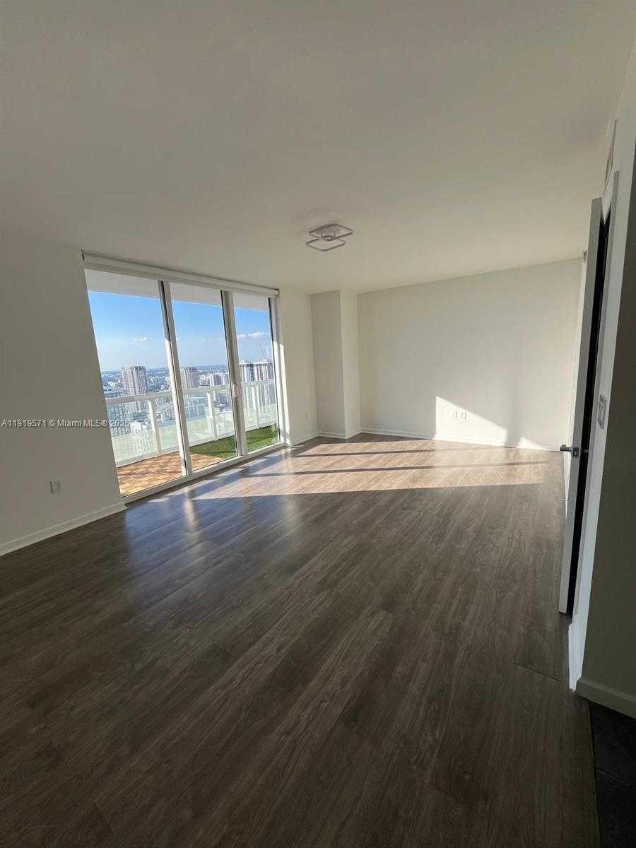 Small Image of 50 BISCAYNE BLVD #5303, Miami Number 8
