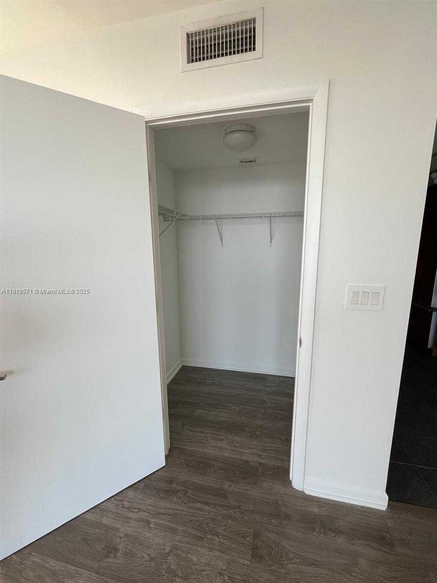 Small Image of 50 BISCAYNE BLVD #5303, Miami Number 9