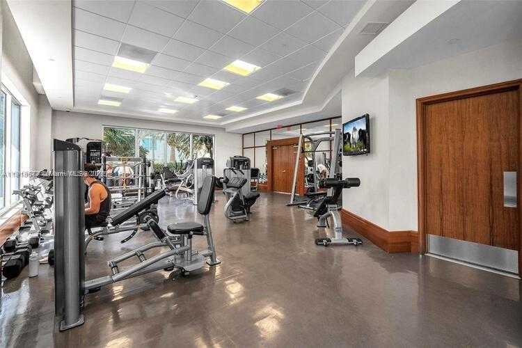 Small Image of 1060 BRICKELL AVE #2009, Miami Number 4