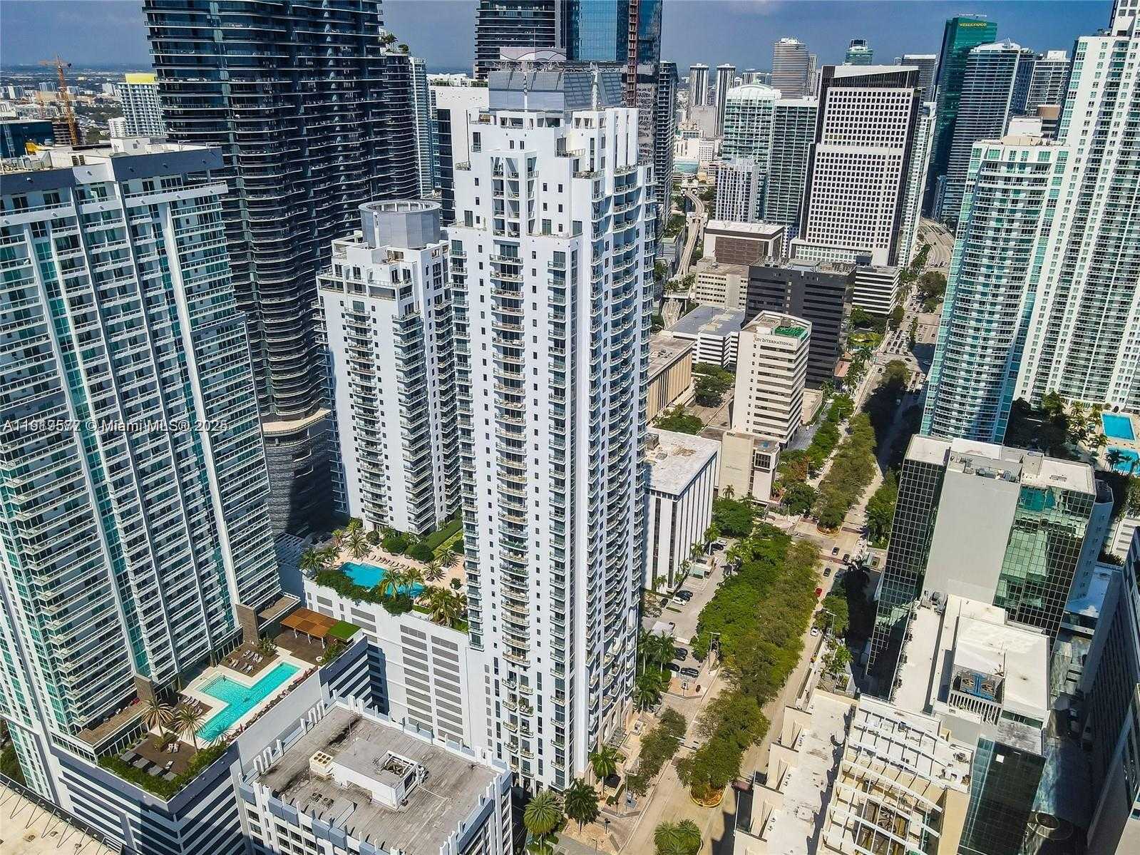 Small Image of 1060 BRICKELL AVE #2009, Miami Number 5
