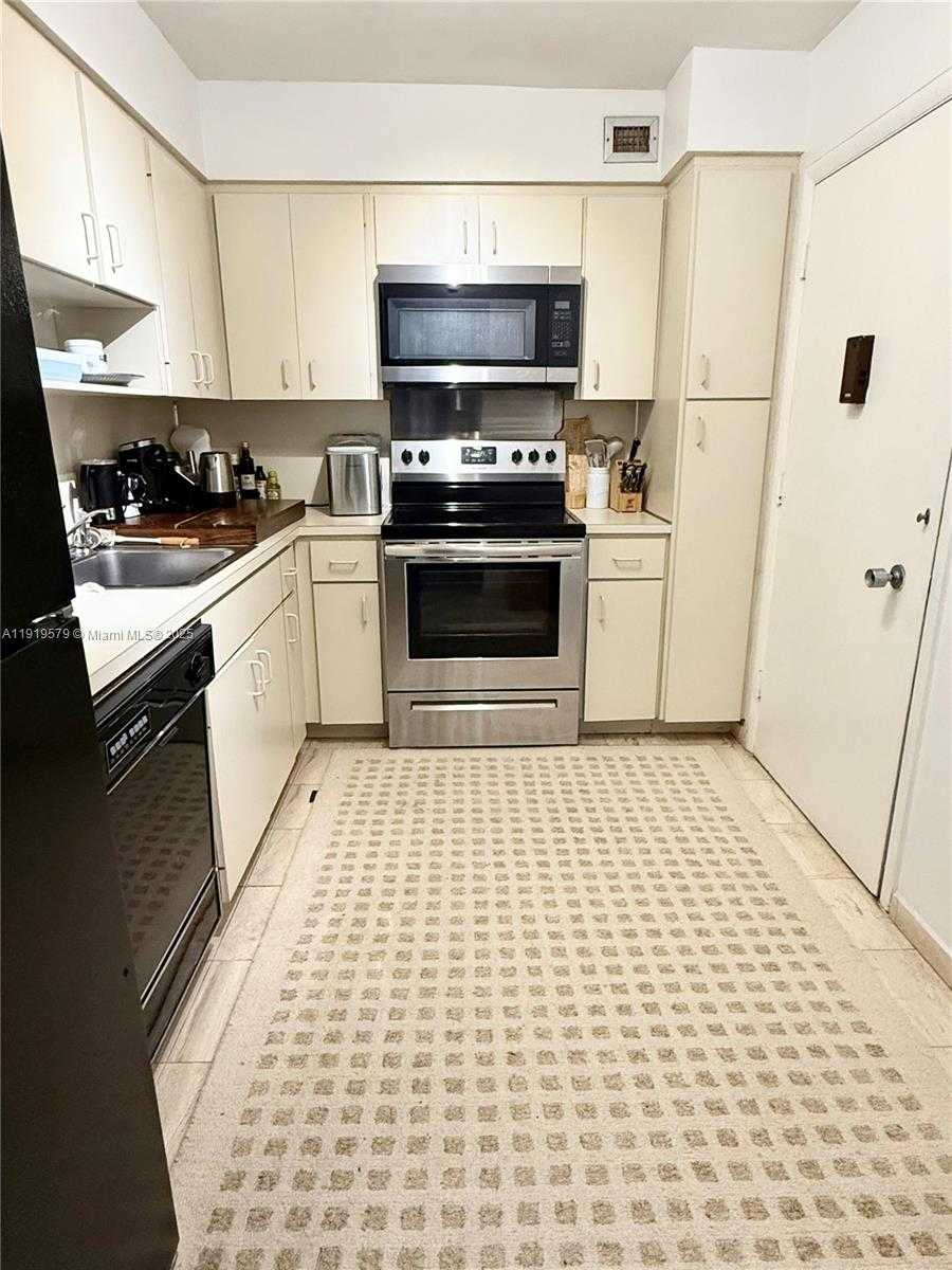 Small Image of 5 ISLAND AVE #14F, Miami Beach Number 6