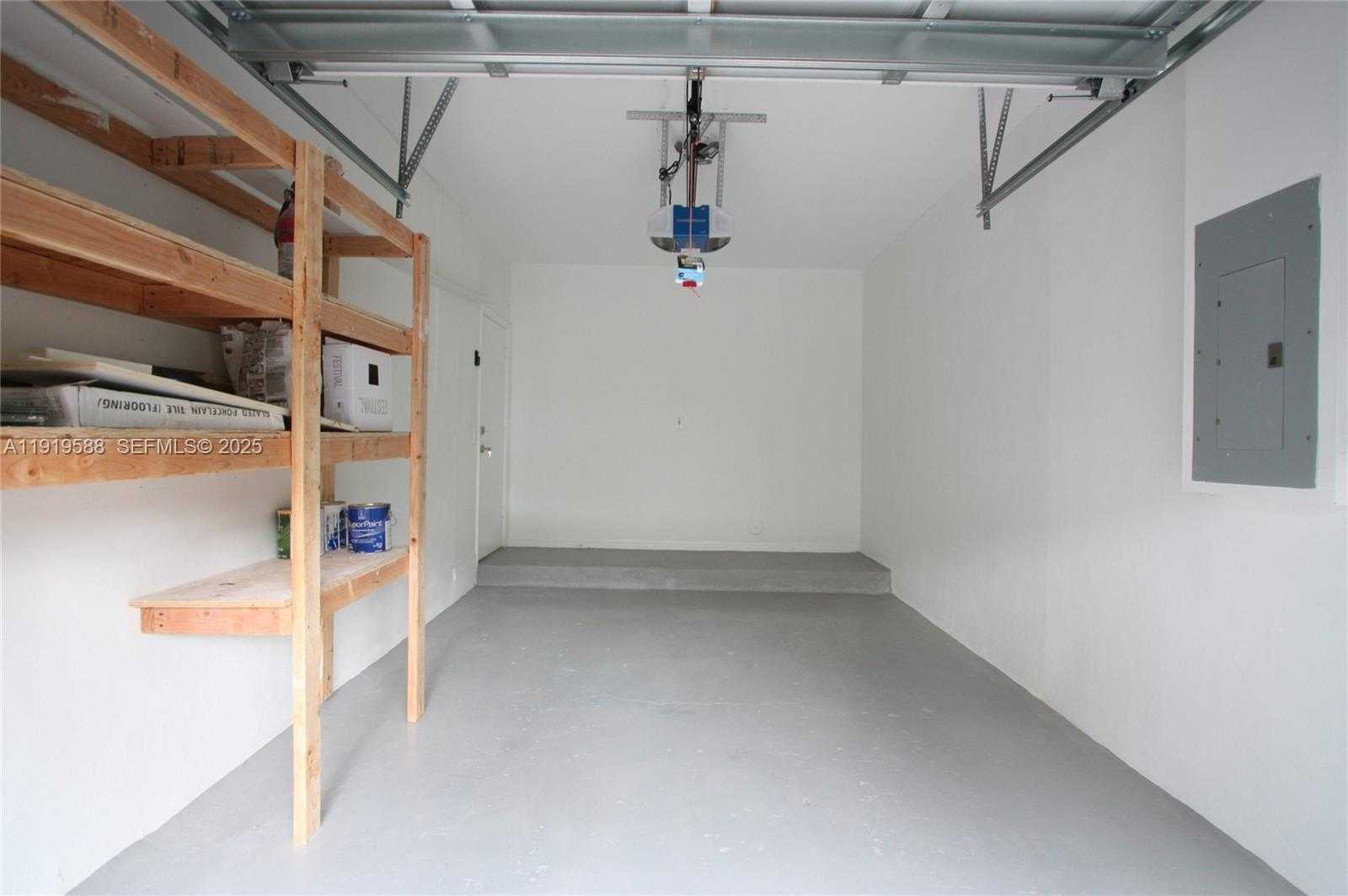 Small Image of 935 LEMONWOOD CT #-, Hollywood Number 16