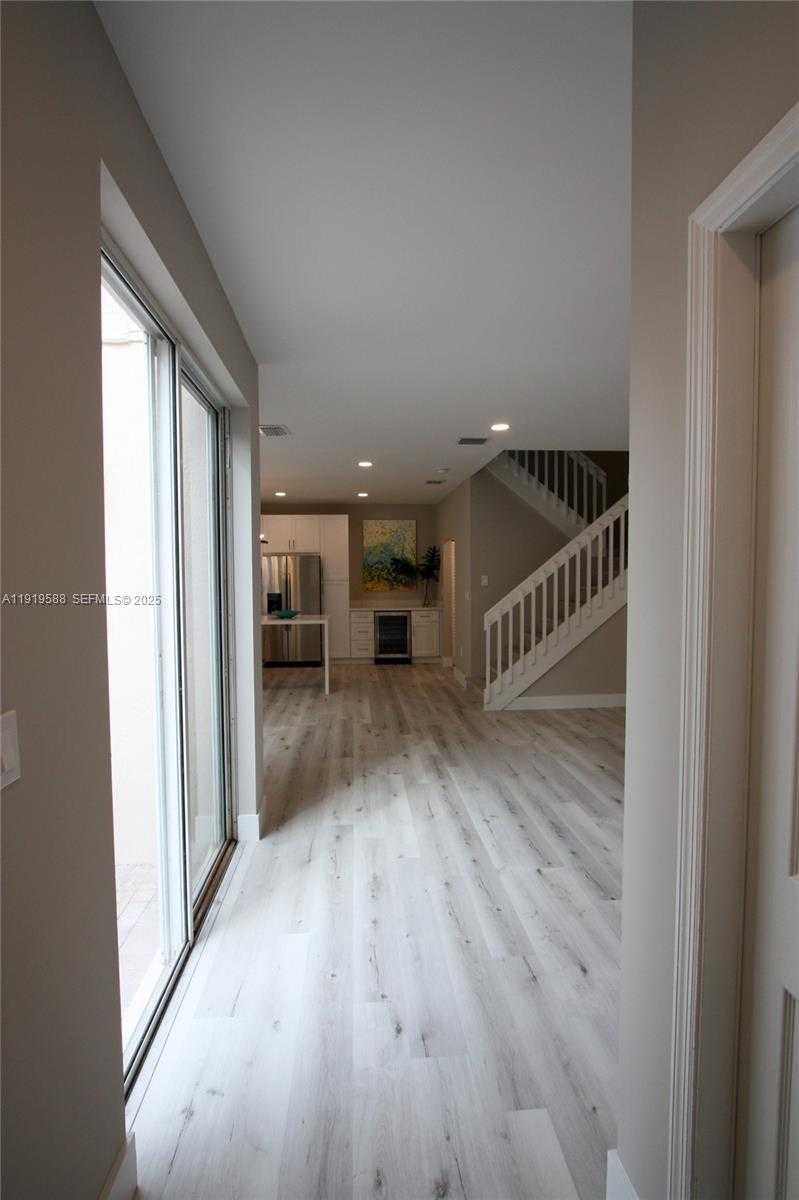 Small Image of 935 LEMONWOOD CT #-, Hollywood Number 17