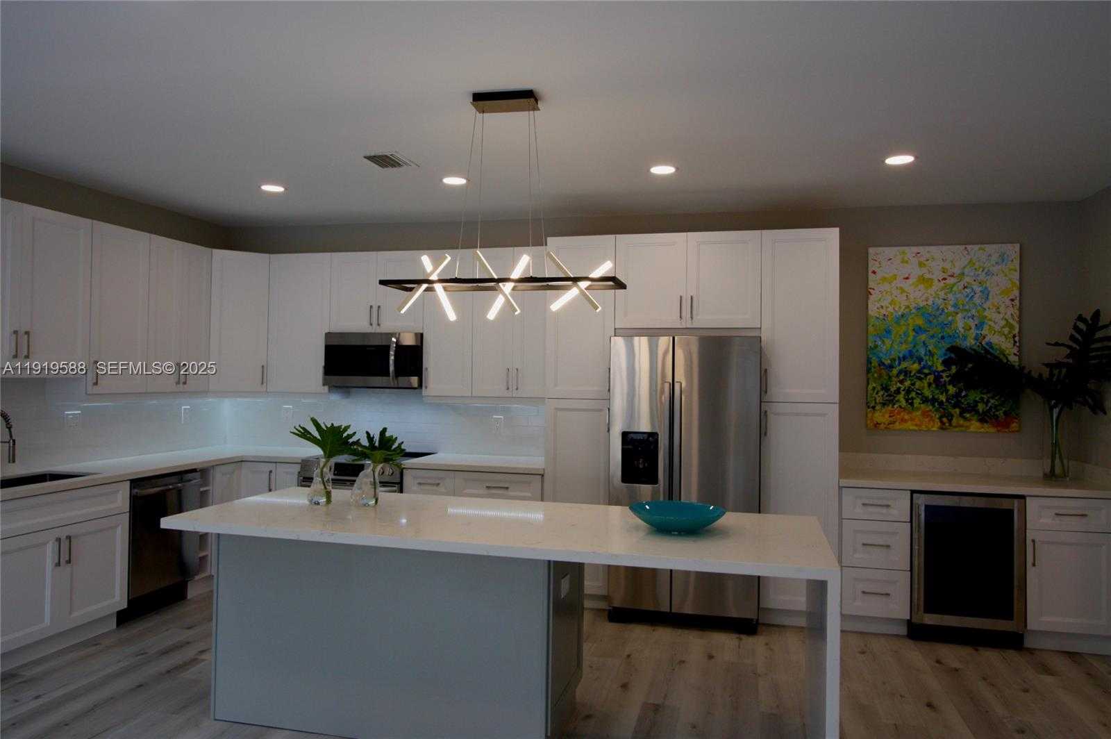 Small Image of 935 LEMONWOOD CT #-, Hollywood Number 22