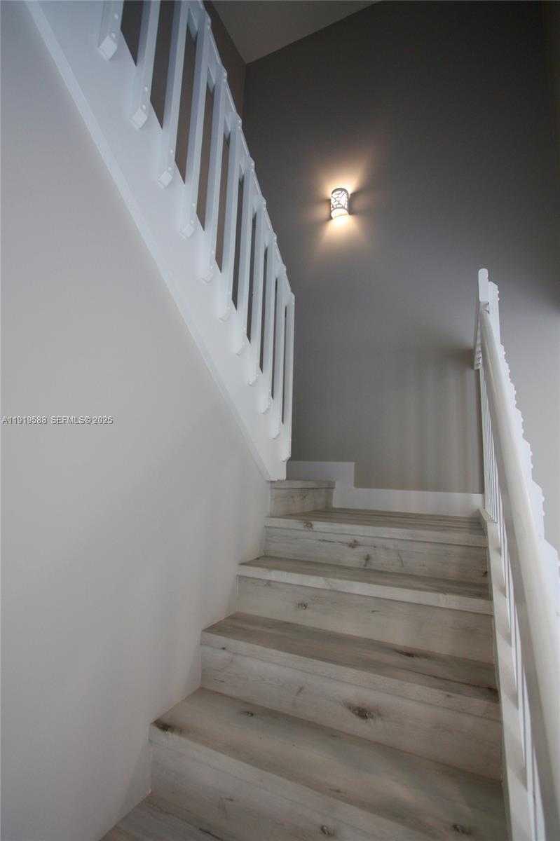 Small Image of 935 LEMONWOOD CT #-, Hollywood Number 28