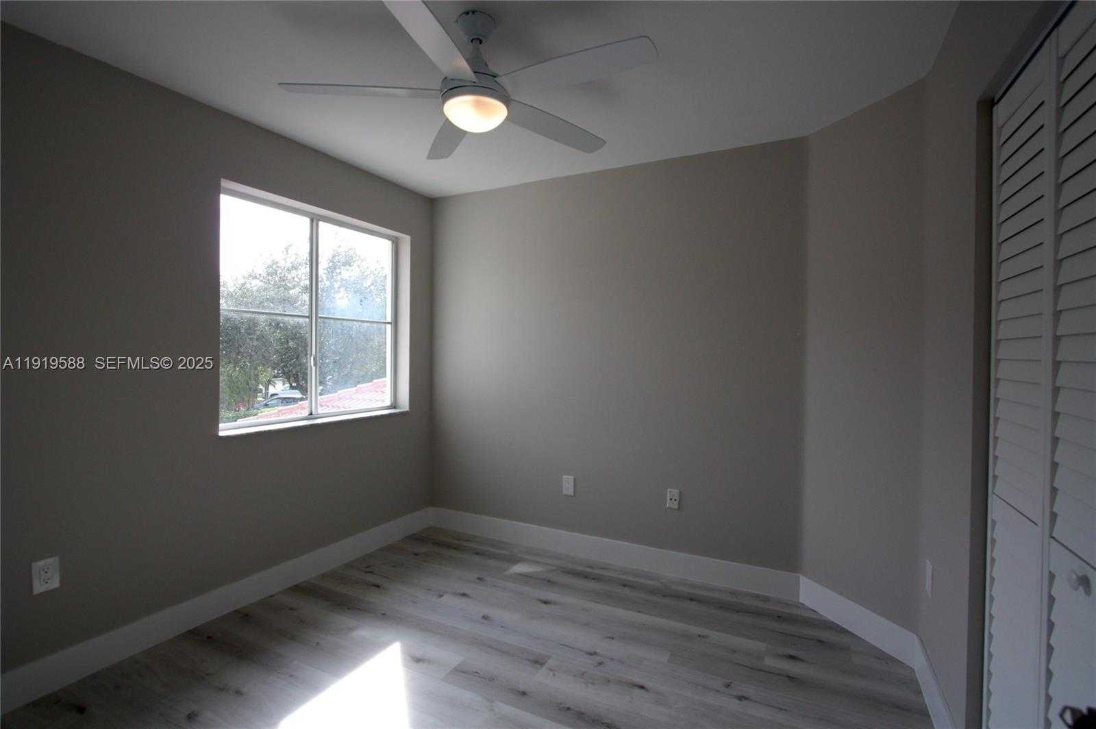 Small Image of 935 LEMONWOOD CT #-, Hollywood Number 31