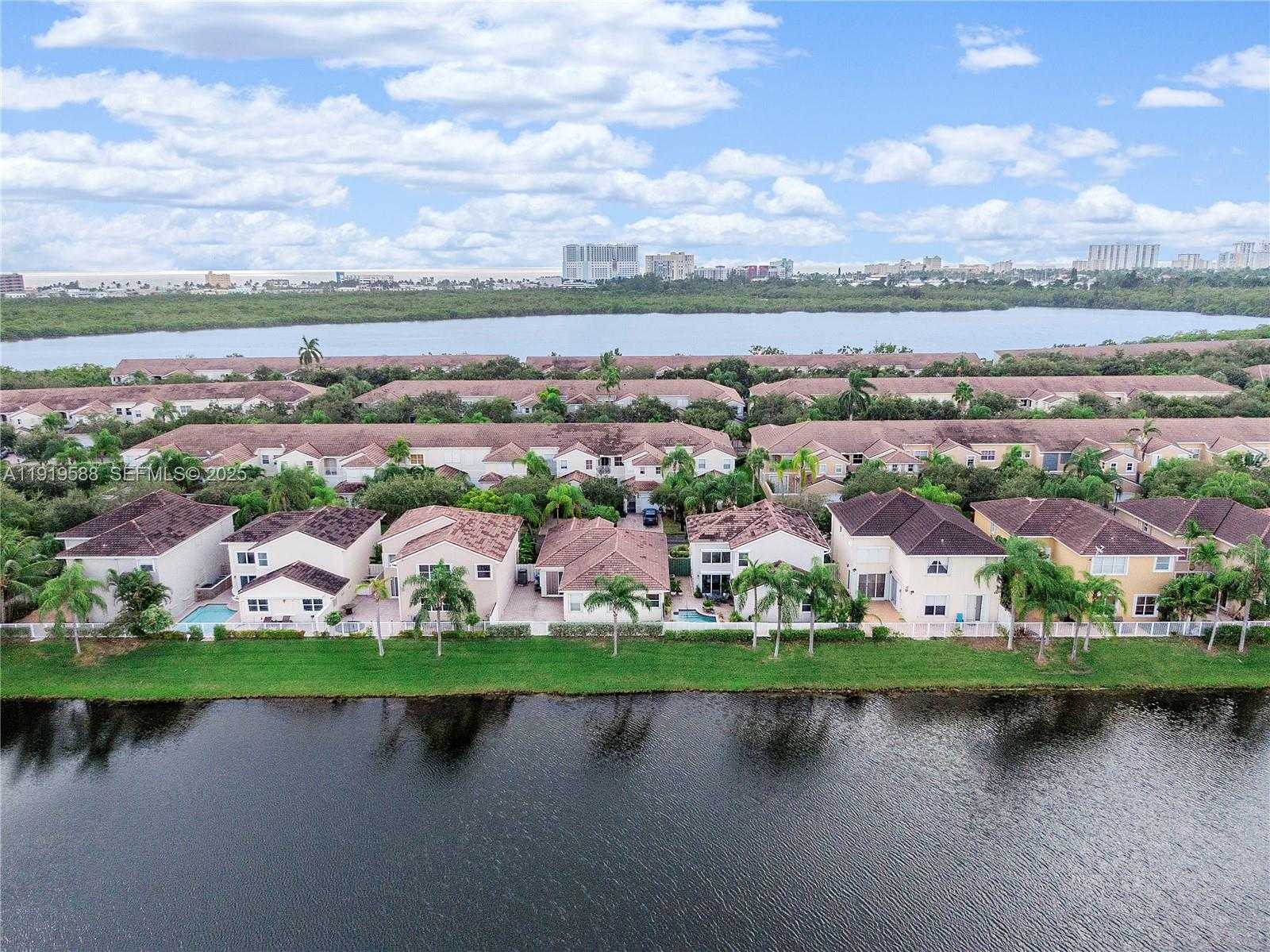 Small Image of 935 LEMONWOOD CT #-, Hollywood Number 36