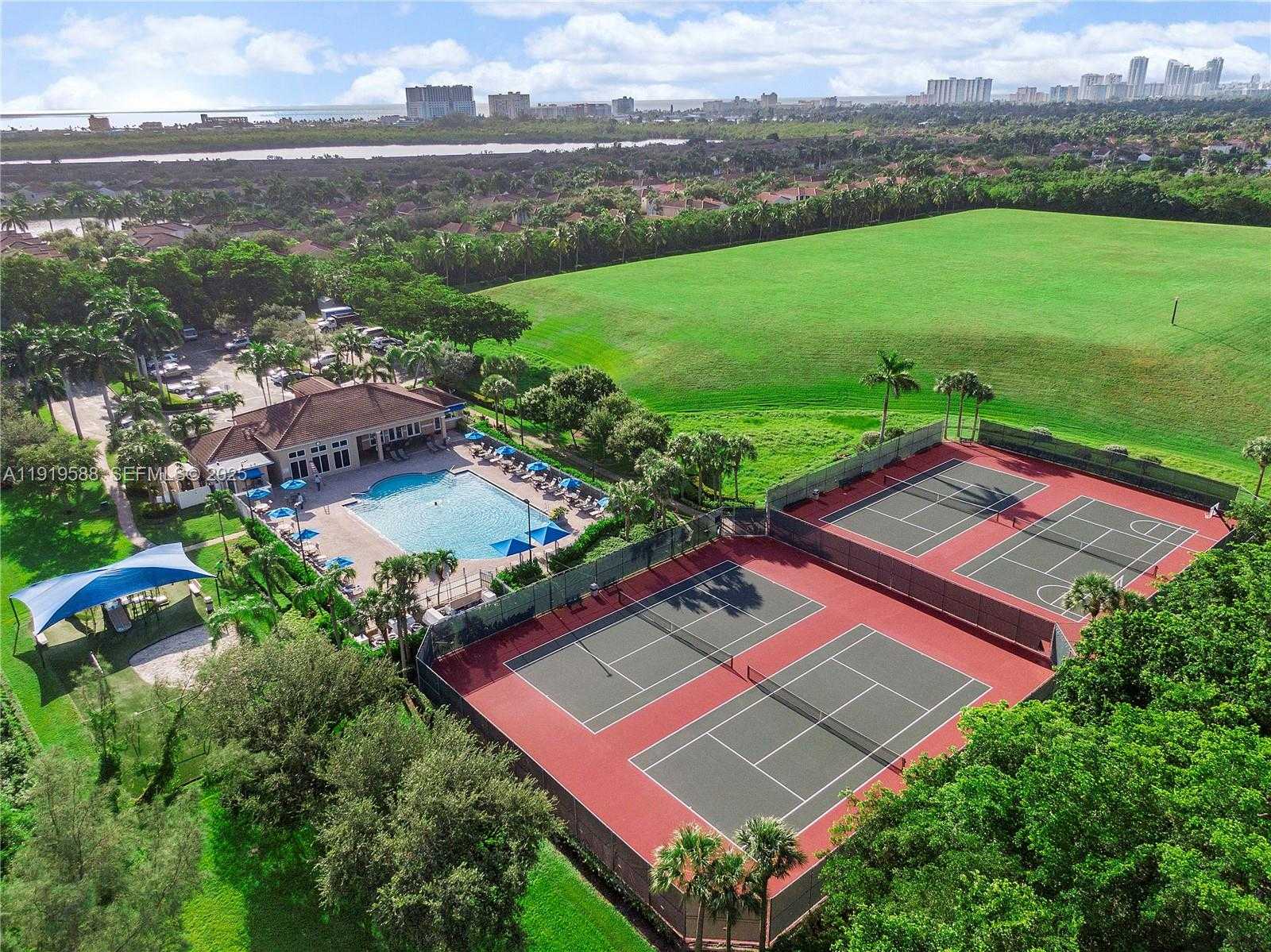 Small Image of 935 LEMONWOOD CT #-, Hollywood Number 39