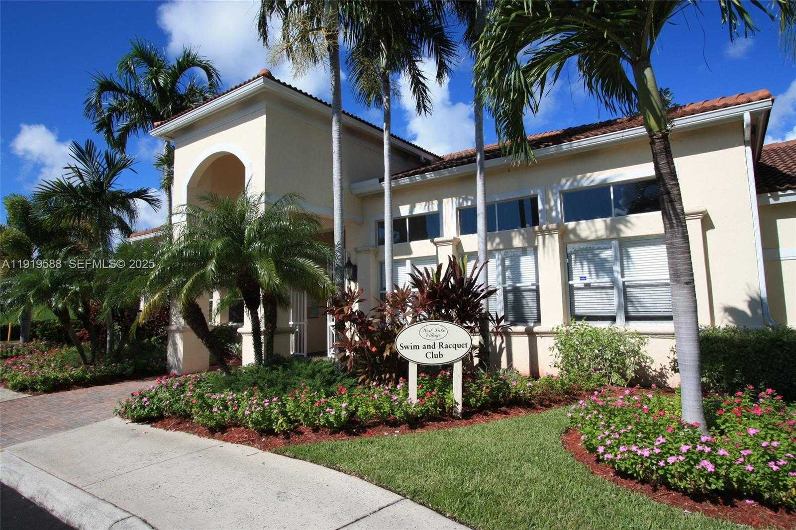 Small Image of 935 LEMONWOOD CT #-, Hollywood Number 40