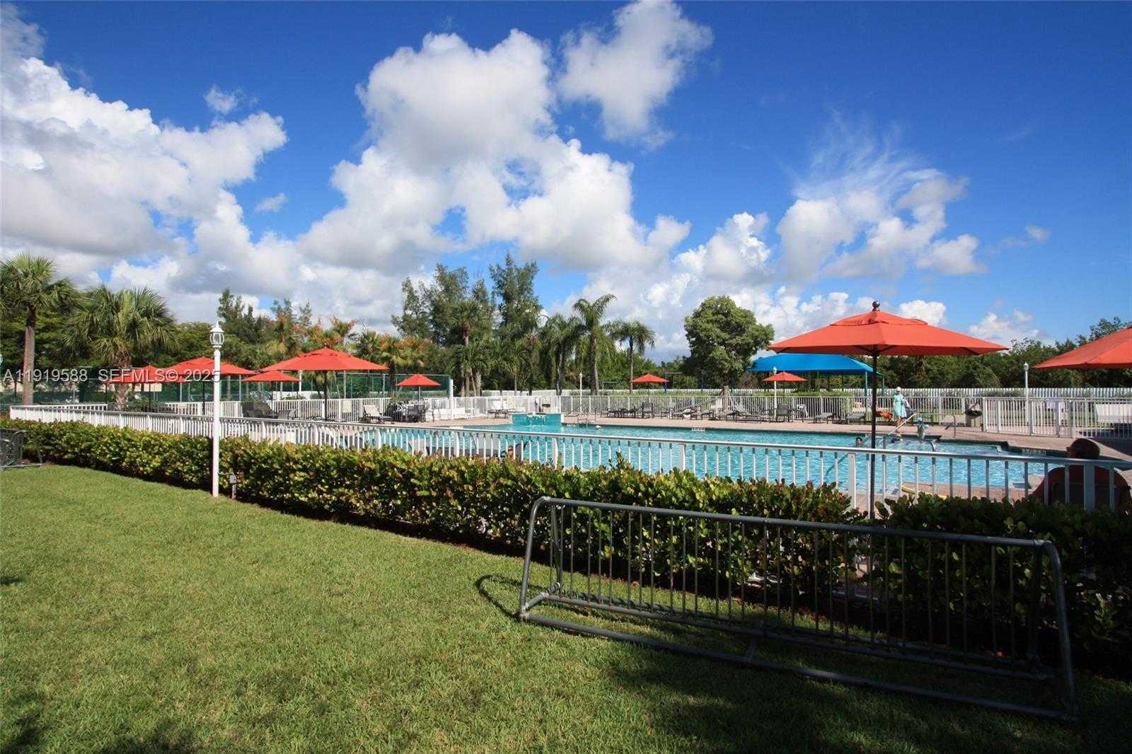 Small Image of 935 LEMONWOOD CT #-, Hollywood Number 43