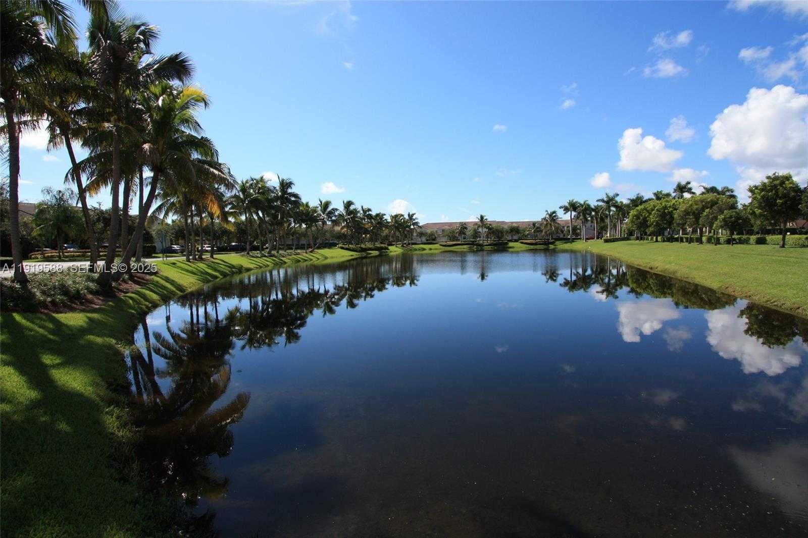 Small Image of 935 LEMONWOOD CT #-, Hollywood Number 45