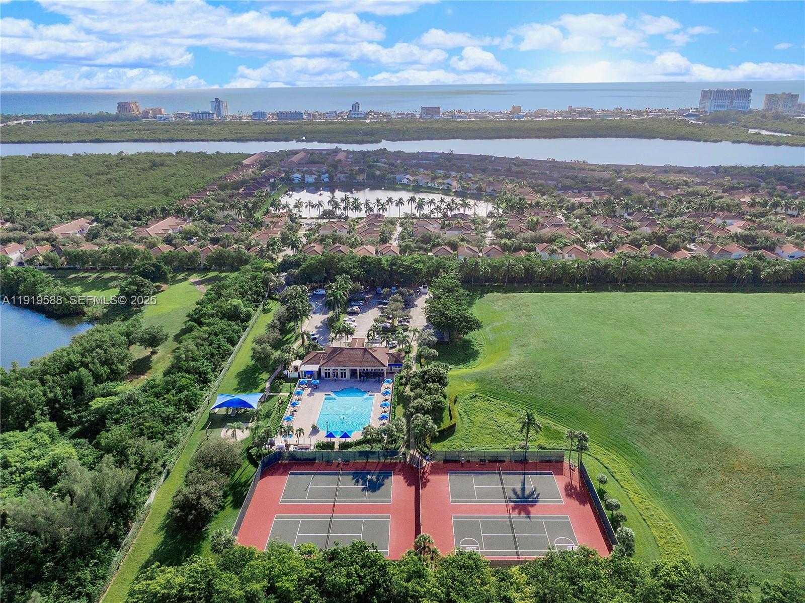 Small Image of 935 LEMONWOOD CT #-, Hollywood Number 9