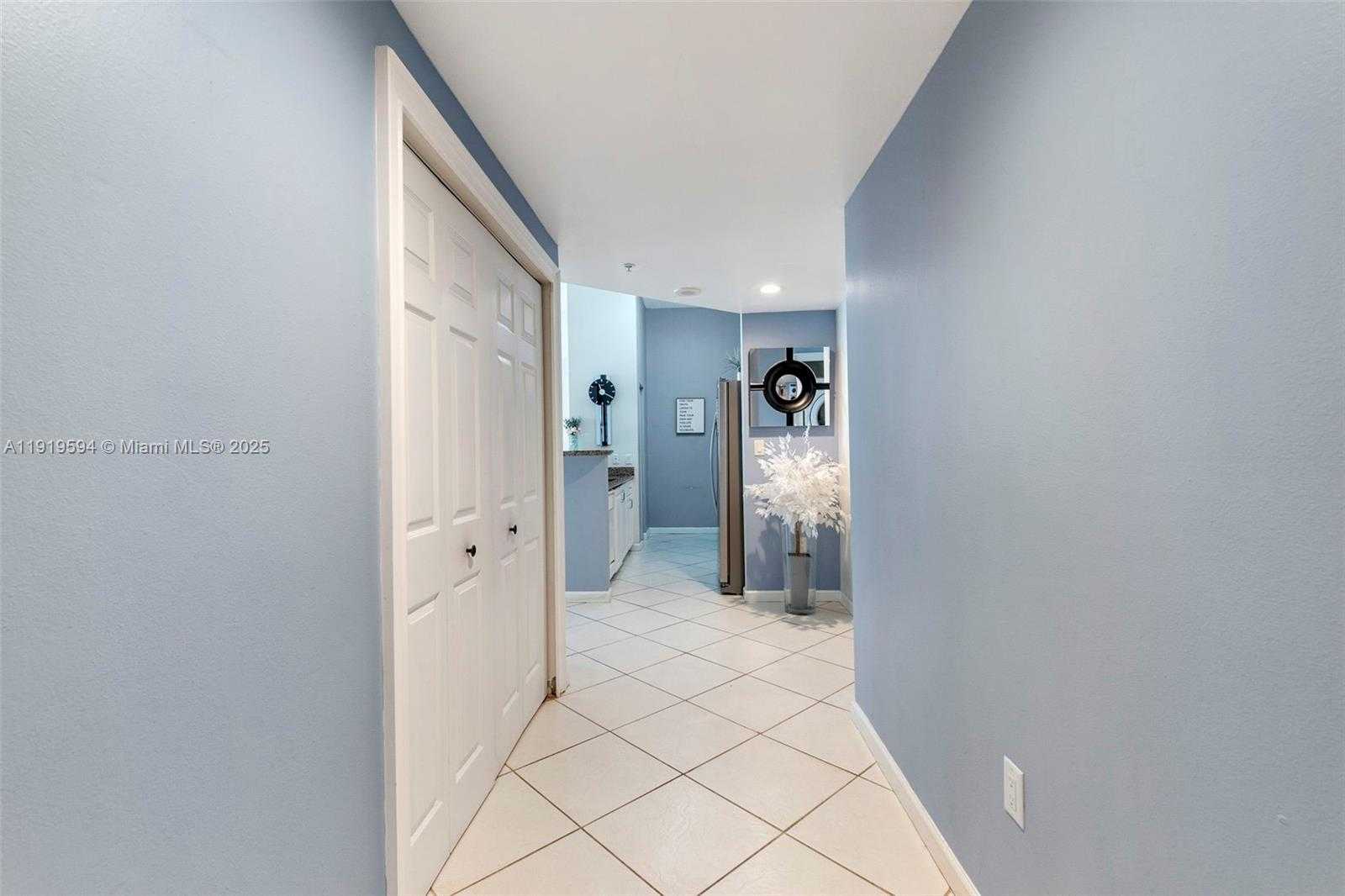 Small Image of 1155 BRICKELL BAY DR #202, Miami Number 17