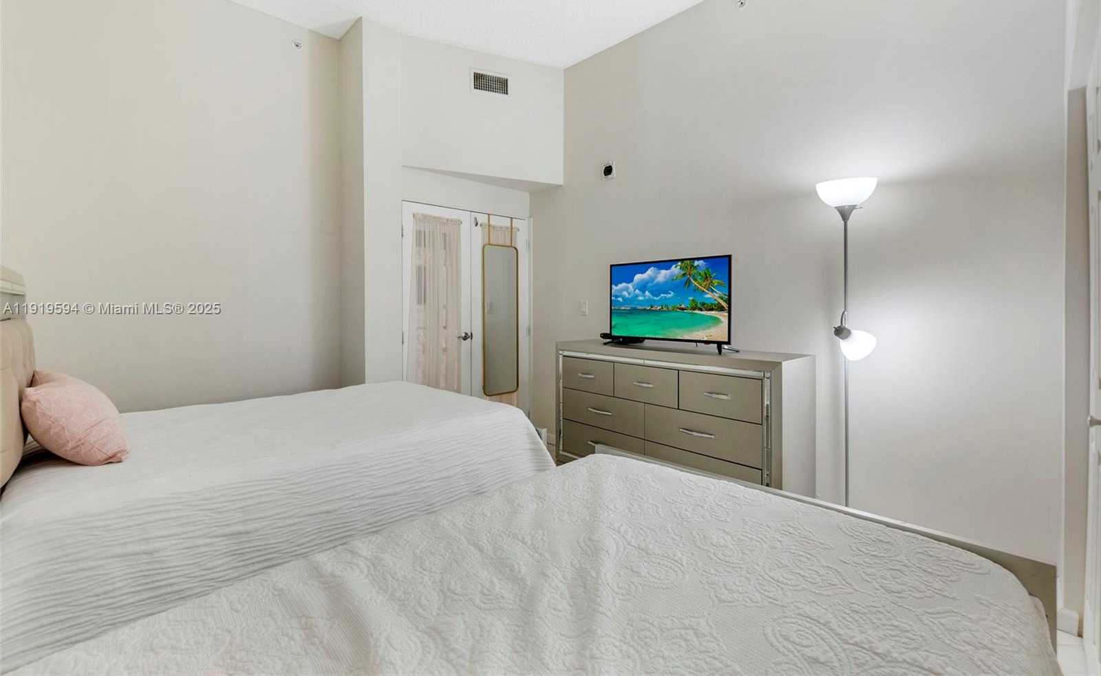 Small Image of 1155 BRICKELL BAY DR #202, Miami Number 27