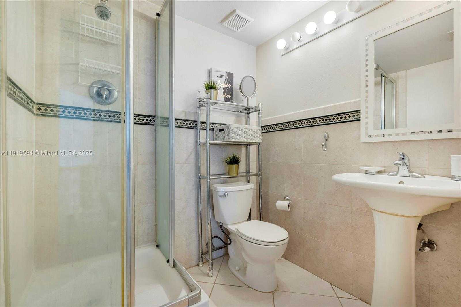 Small Image of 1155 BRICKELL BAY DR #202, Miami Number 28