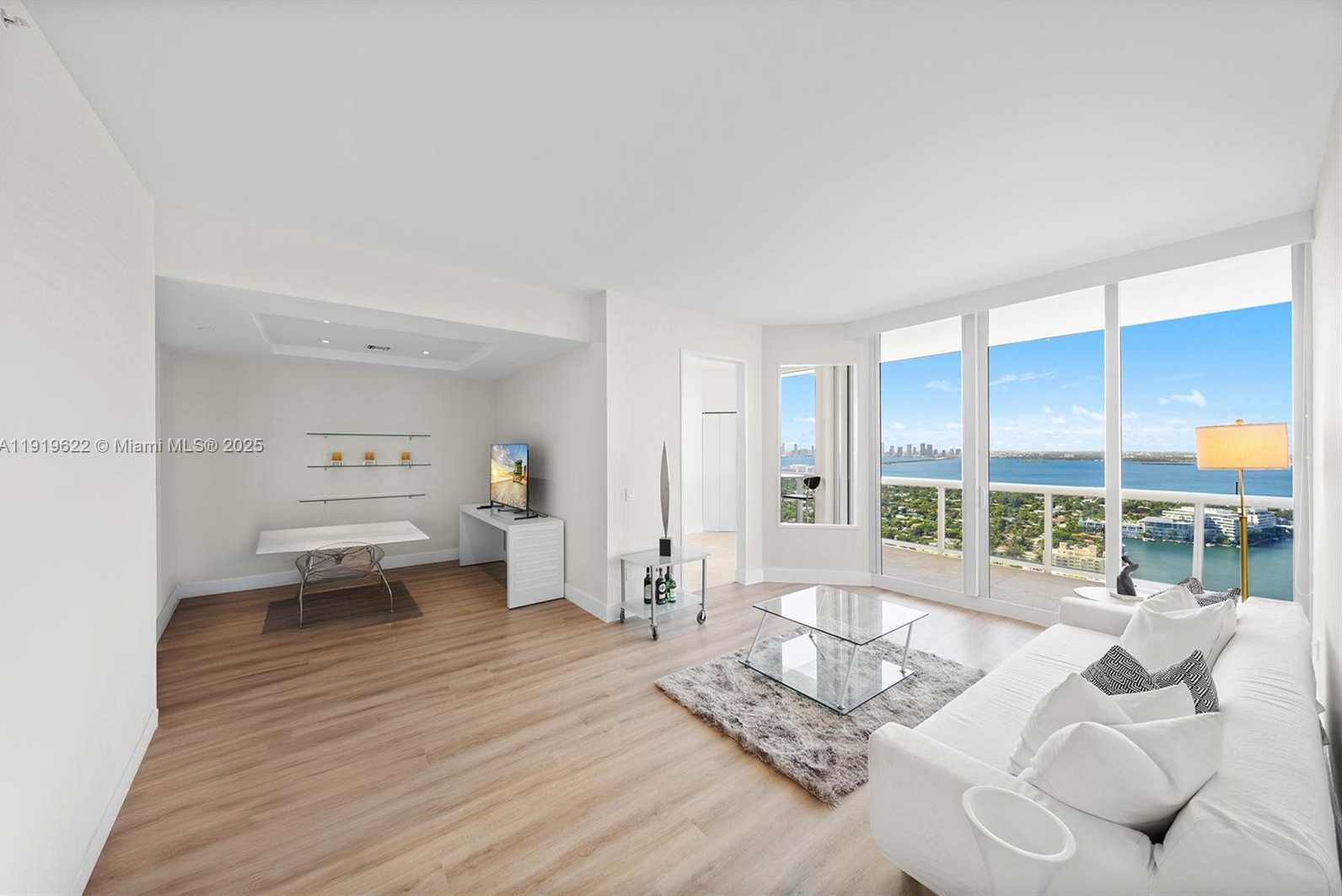 Small Image of 4775 COLLINS AVE #PH4306, Miami Beach Number 1