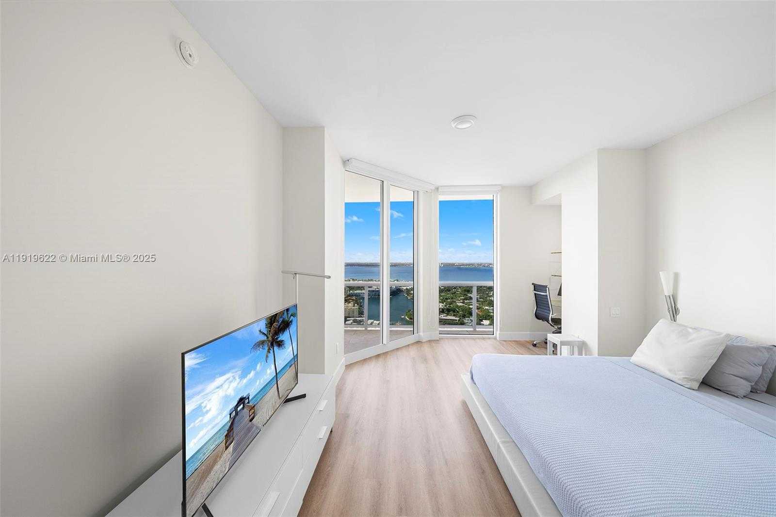 Small Image of 4775 COLLINS AVE #PH4306, Miami Beach Number 10