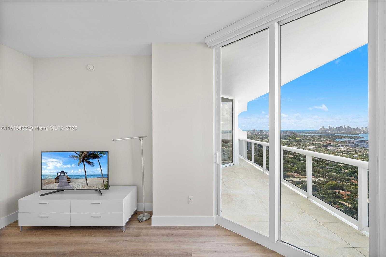 Small Image of 4775 COLLINS AVE #PH4306, Miami Beach Number 12