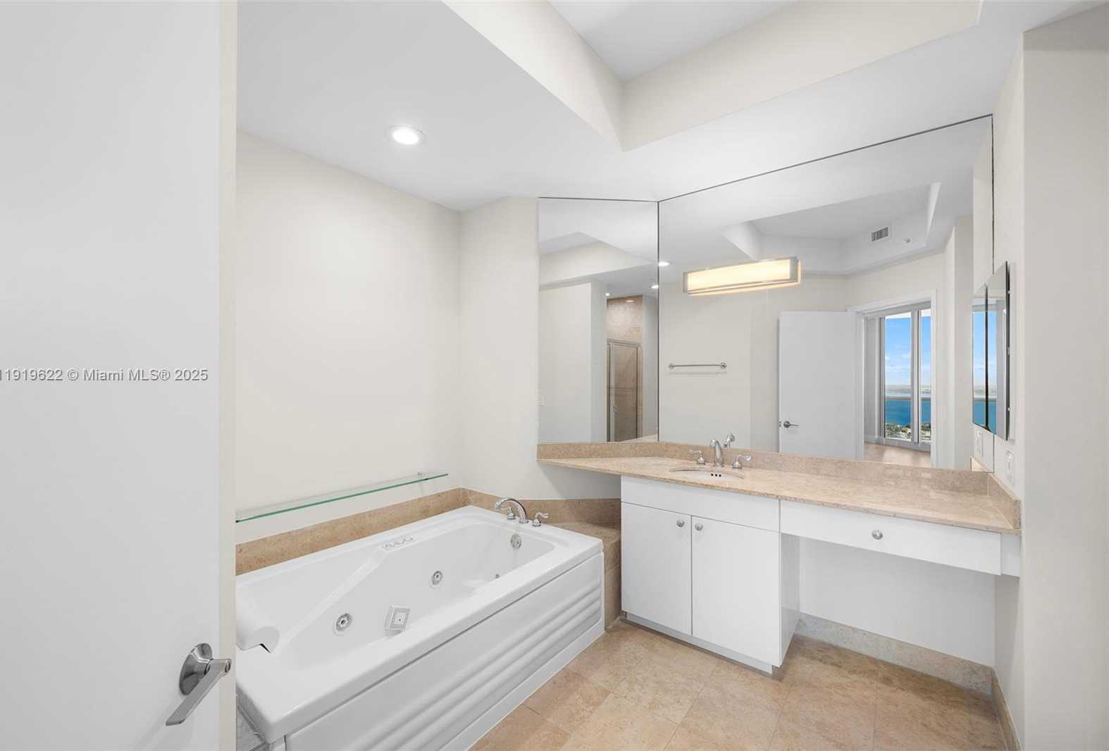 Small Image of 4775 COLLINS AVE #PH4306, Miami Beach Number 15