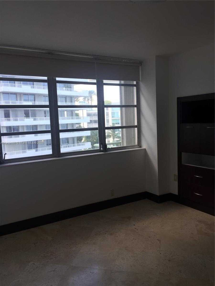 Small Image of 1408 BRICKELL BAY DR #612, Miami Number 16