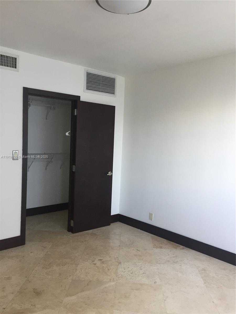 Small Image of 1408 BRICKELL BAY DR #612, Miami Number 17