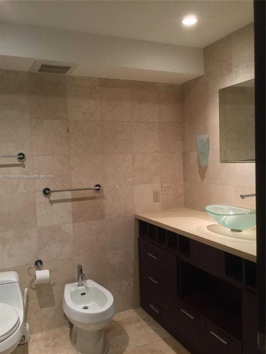 Small Image of 1408 BRICKELL BAY DR #612, Miami Number 18