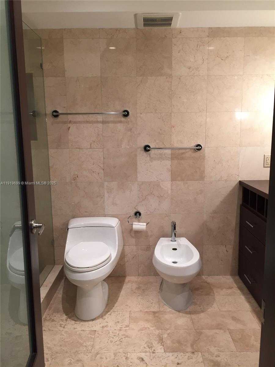 Small Image of 1408 BRICKELL BAY DR #612, Miami Number 19