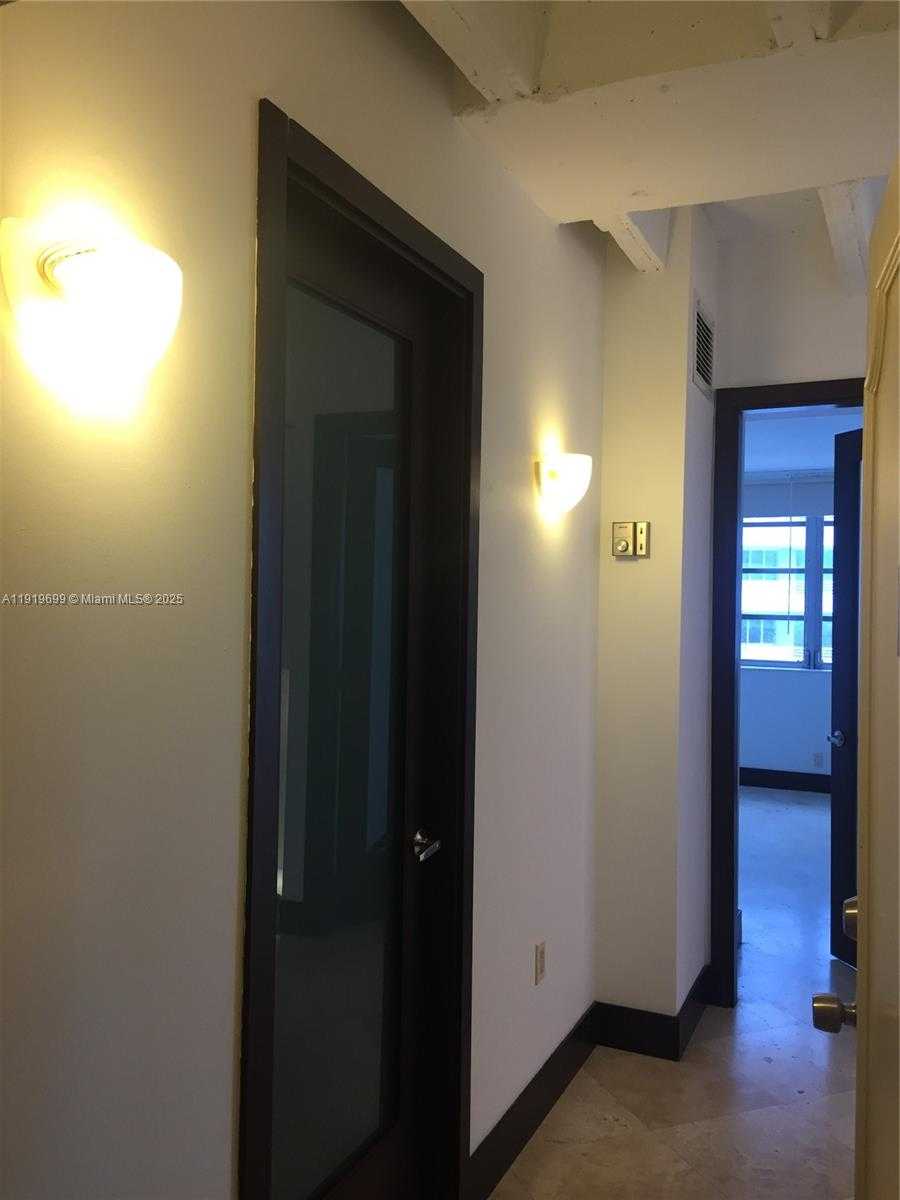 Small Image of 1408 BRICKELL BAY DR #612, Miami Number 21
