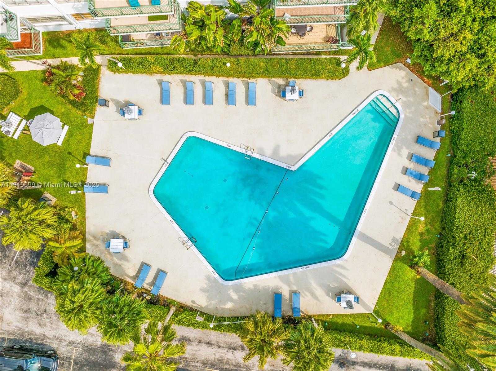 Small Image of 1408 BRICKELL BAY DR #612, Miami Number 23