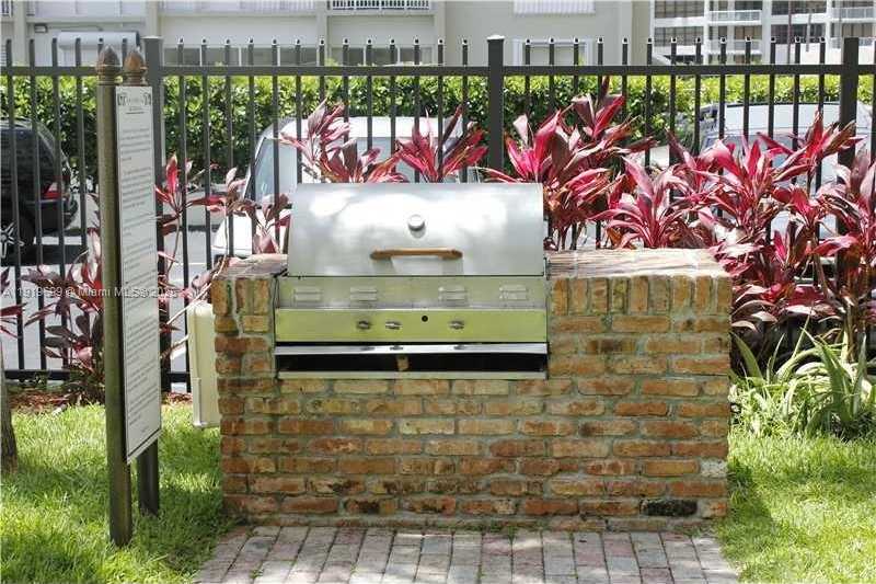 Small Image of 1408 BRICKELL BAY DR #612, Miami Number 26