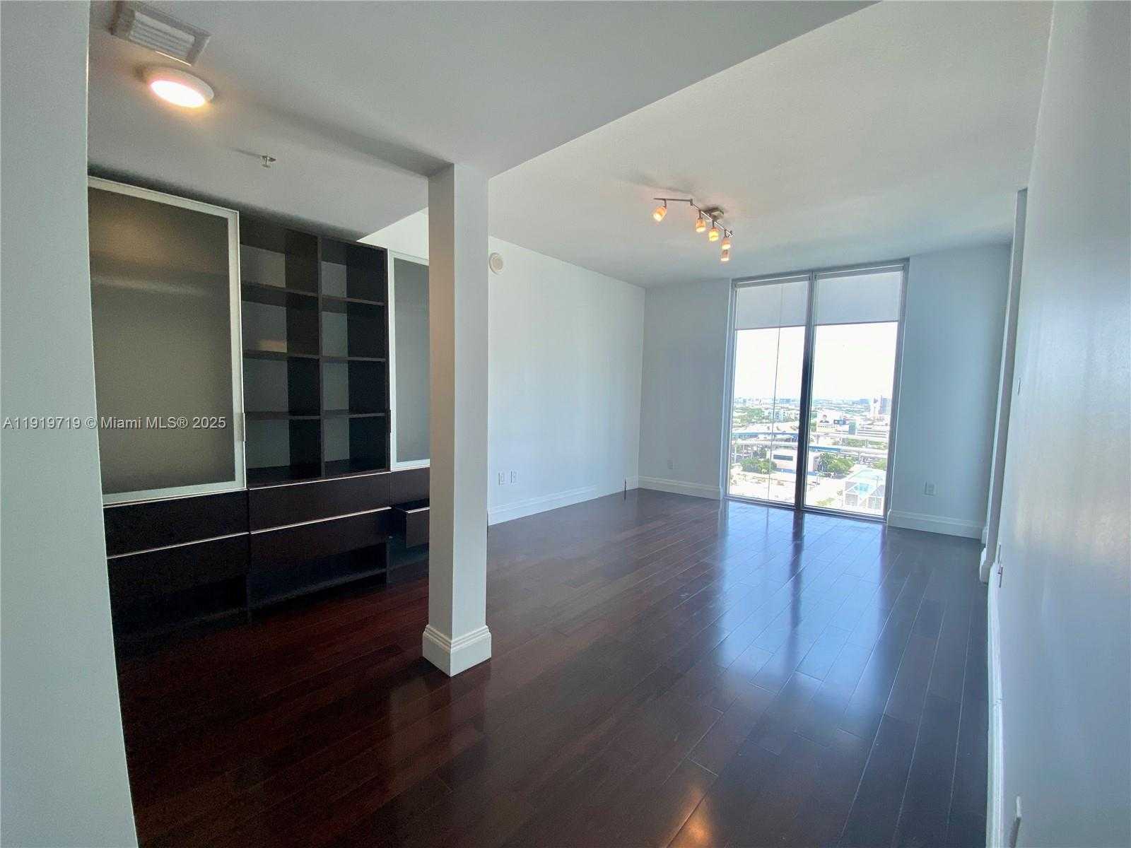 Small Image of 185 SOUTH WEST 7TH ST #2011, Miami Number 5