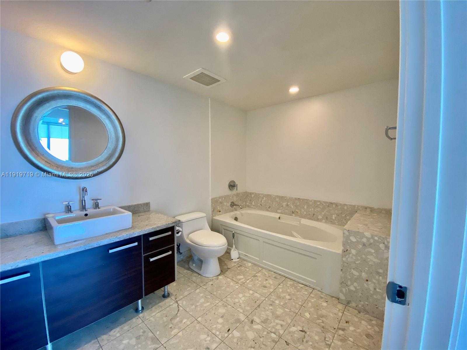 Small Image of 185 SOUTH WEST 7TH ST #2011, Miami Number 7