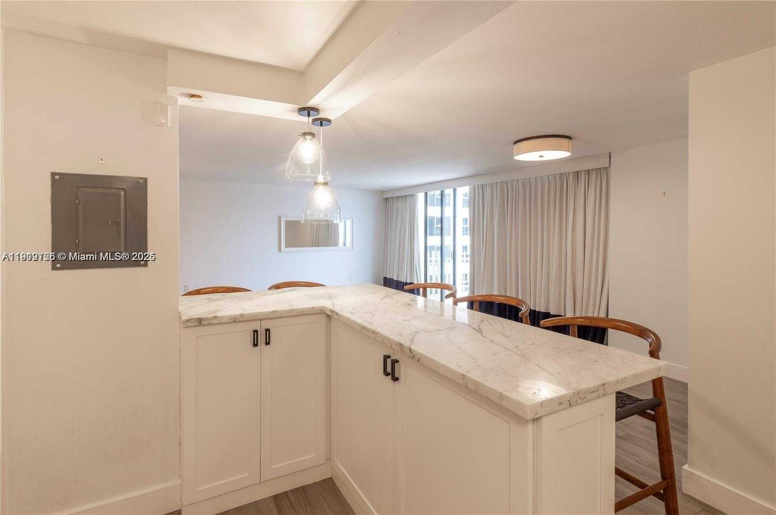 Small Image of 6061 COLLINS AVE #7D, Miami Beach Number 10