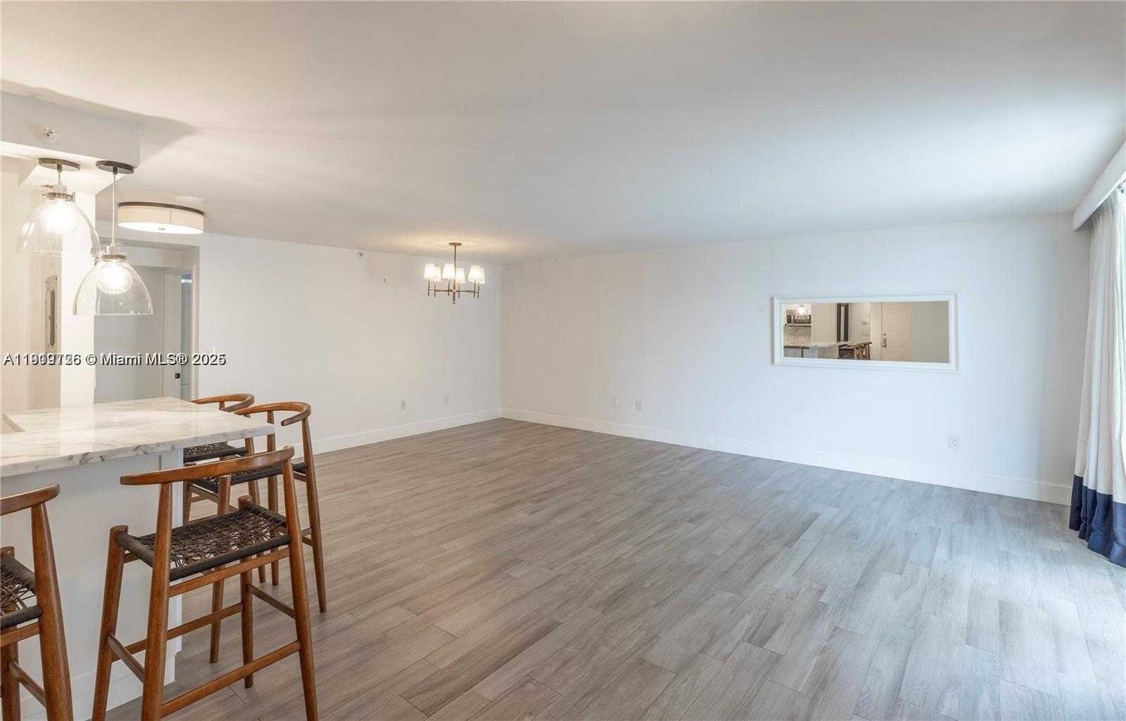 Small Image of 6061 COLLINS AVE #7D, Miami Beach Number 11