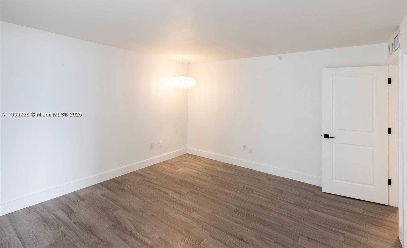 Small Image of 6061 COLLINS AVE #7D, Miami Beach Number 26