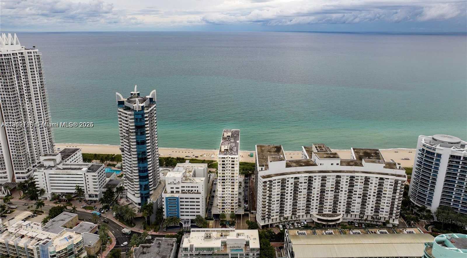 Small Image of 6061 COLLINS AVE #7D, Miami Beach Number 3