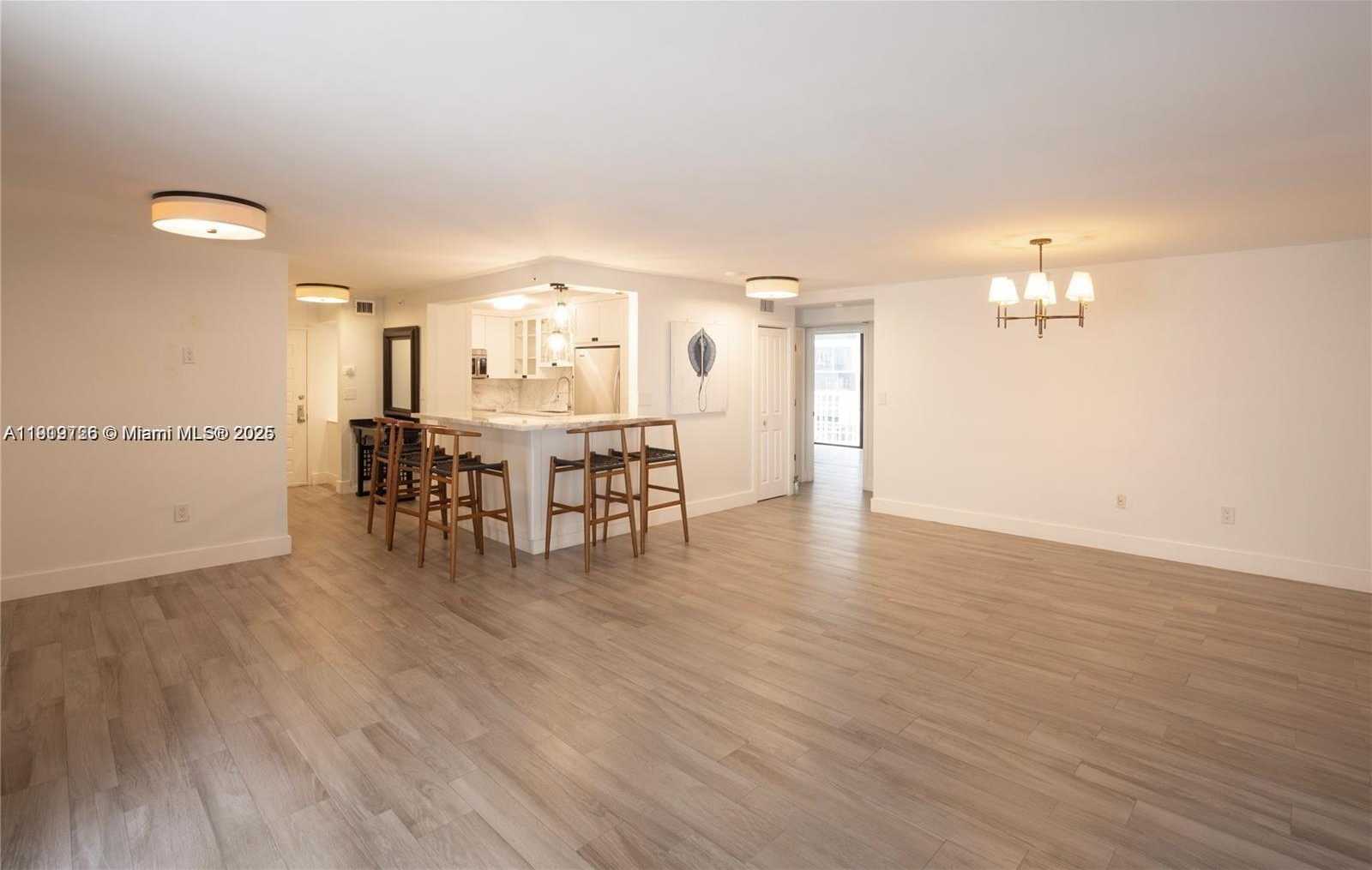 Small Image of 6061 COLLINS AVE #7D, Miami Beach Number 5