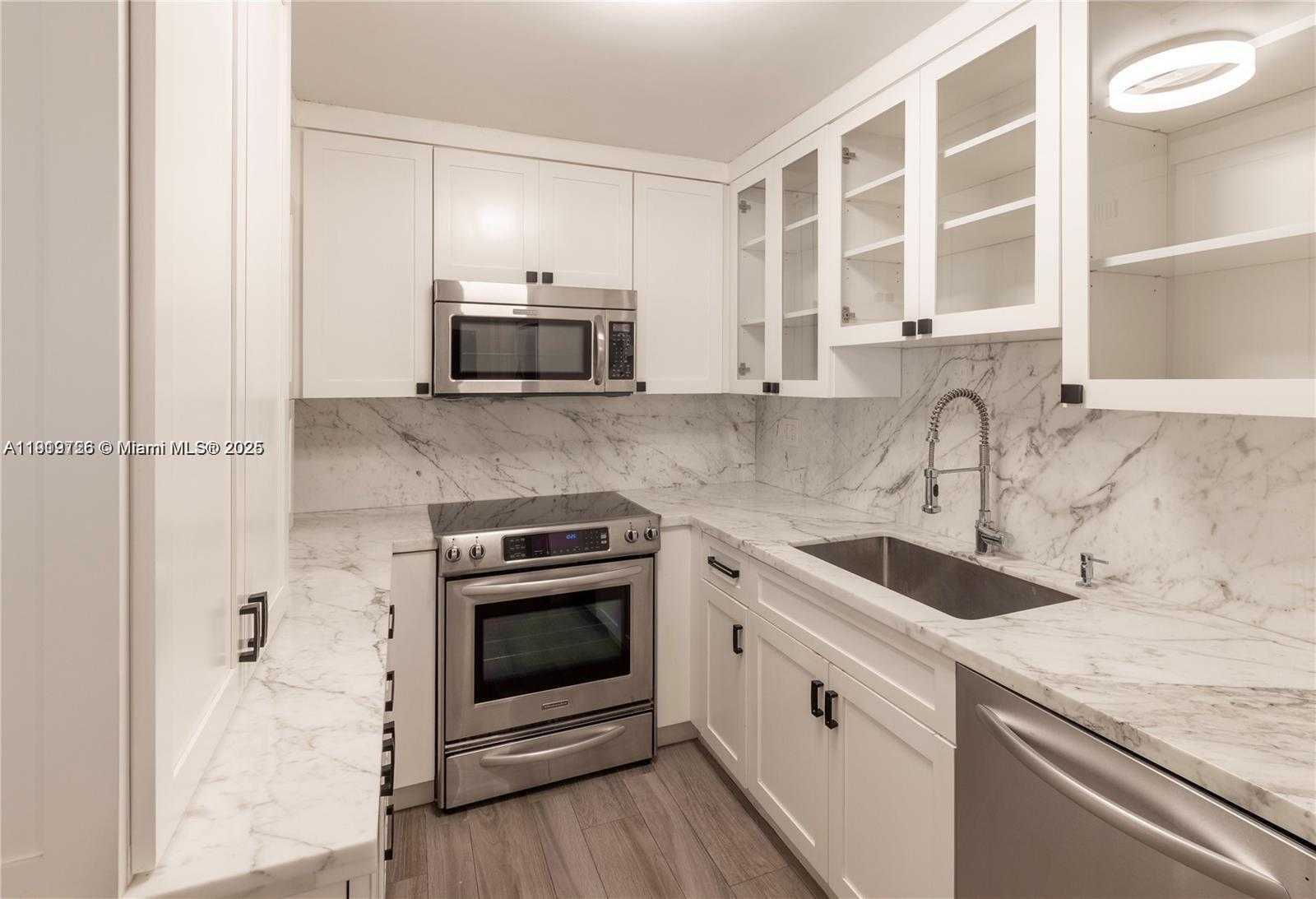 Small Image of 6061 COLLINS AVE #7D, Miami Beach Number 7